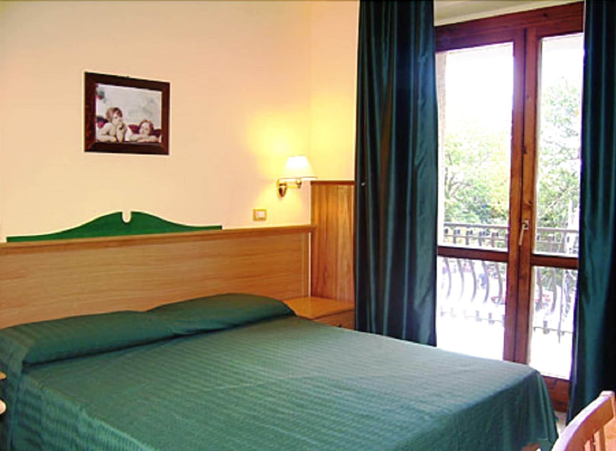 Alba Sporting Hotel Rocca di Mezzo Bagian luar foto